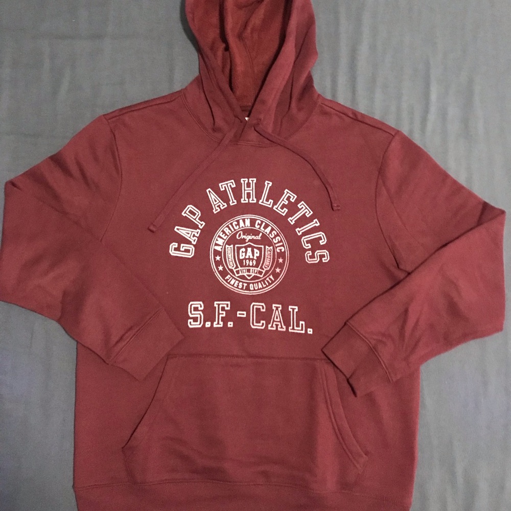 Men’s Gap Athletic Logo Pull Over Sweater